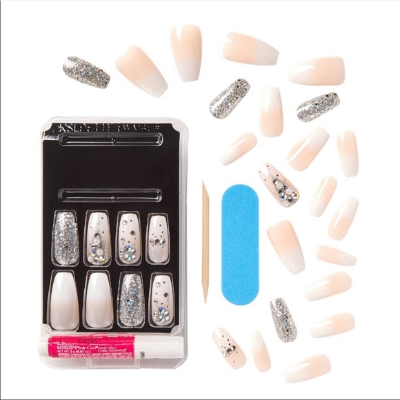 💅🏼 KISS Masterpiece Coffin Style Nail Set in Champagne - Picture 5 of 8